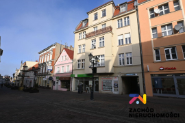 Całe piętro w kamienicy w centrum miasta